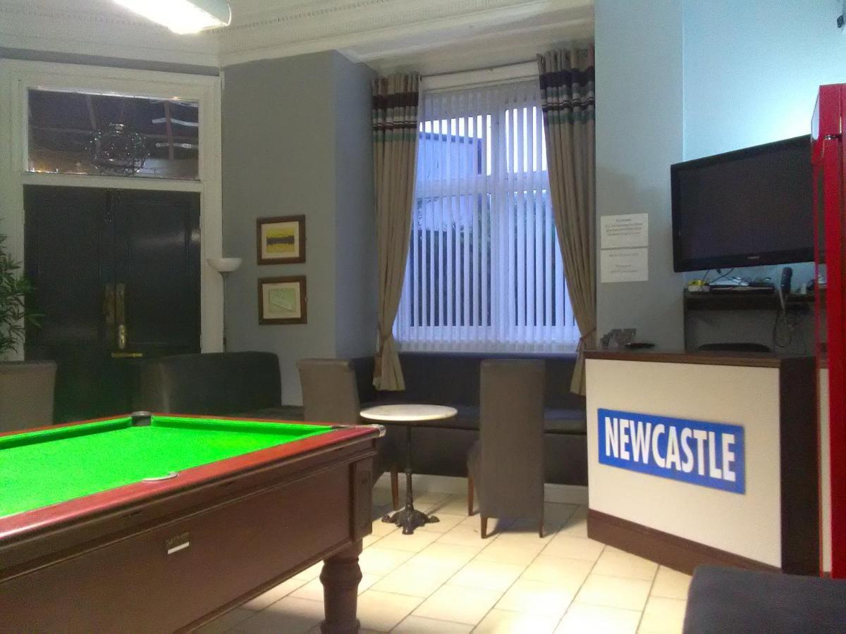 Newcastle West Hotel & Bar Екстериор снимка