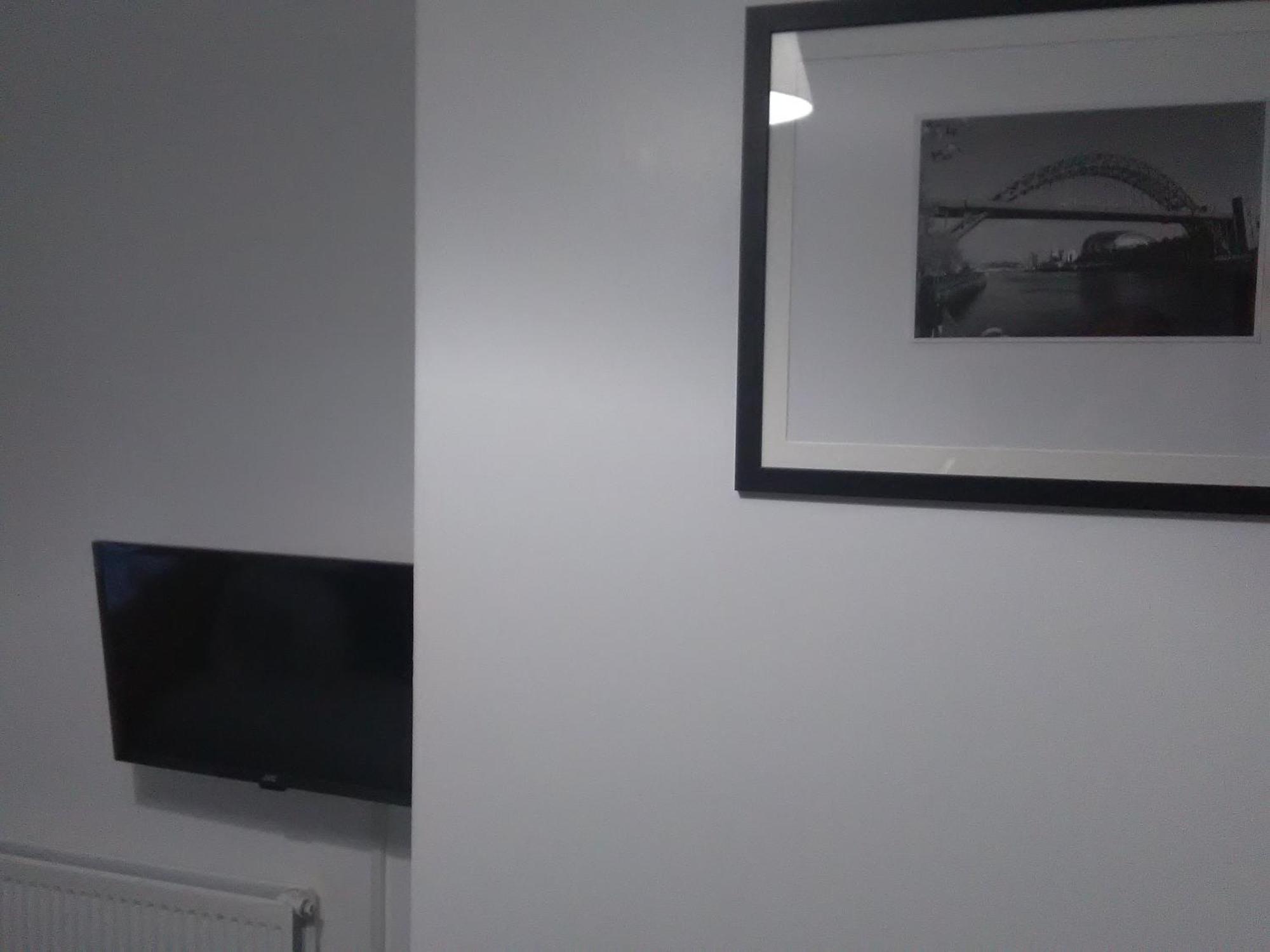 Newcastle West Hotel & Bar Стая снимка