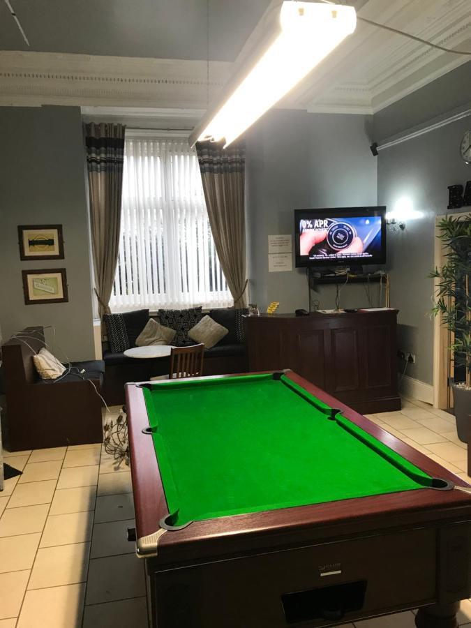 Newcastle West Hotel & Bar Екстериор снимка